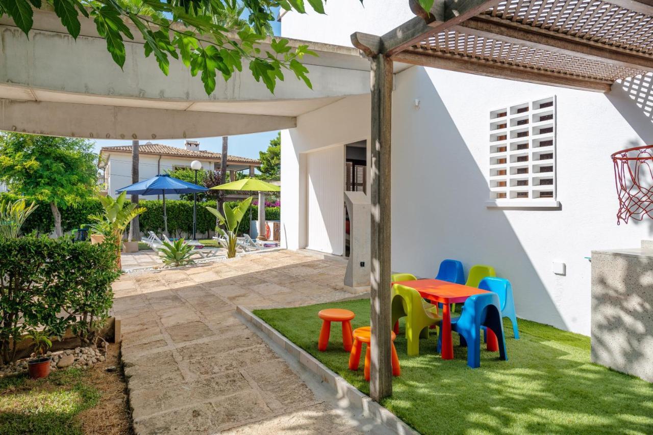 Estrel Villa Can Picafort  Buitenkant foto